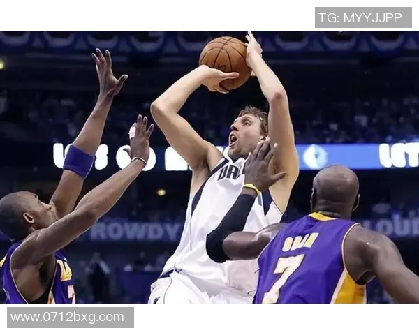 3月8日小牛与湖人精彩对决回放全场亮点与战术分析