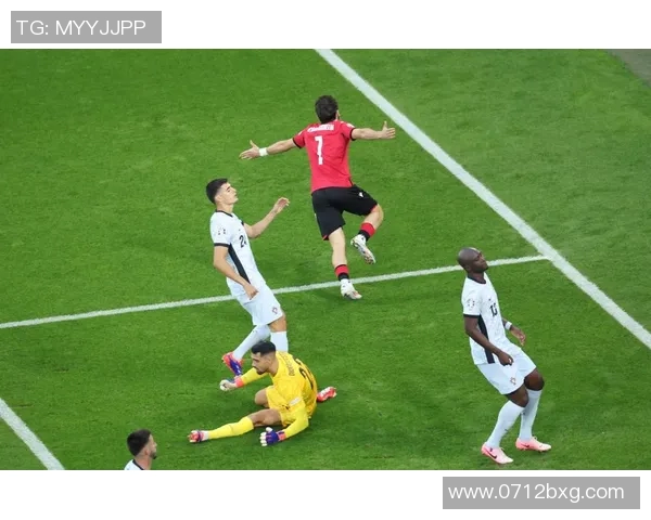 扎瓦拉与麦纳麦的激烈对决揭示了足球战术与团队协作的精彩碰撞 扎瓦拉与麦纳麦的激烈对决揭示了足球战术与团队协作的精彩碰撞