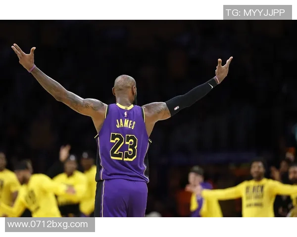 詹姆斯神奇表现！湖人逆袭太阳，打出四连胜势不可挡